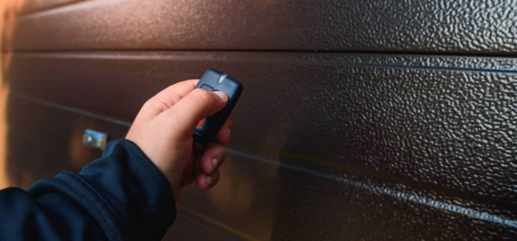 automatic door opener with remote control in Meadowvale