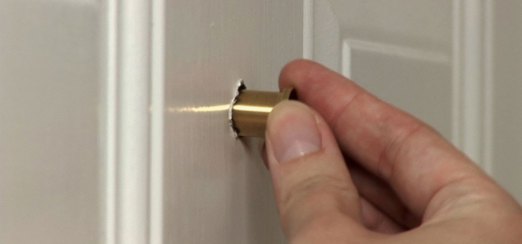 peephole door repair in Lisgar